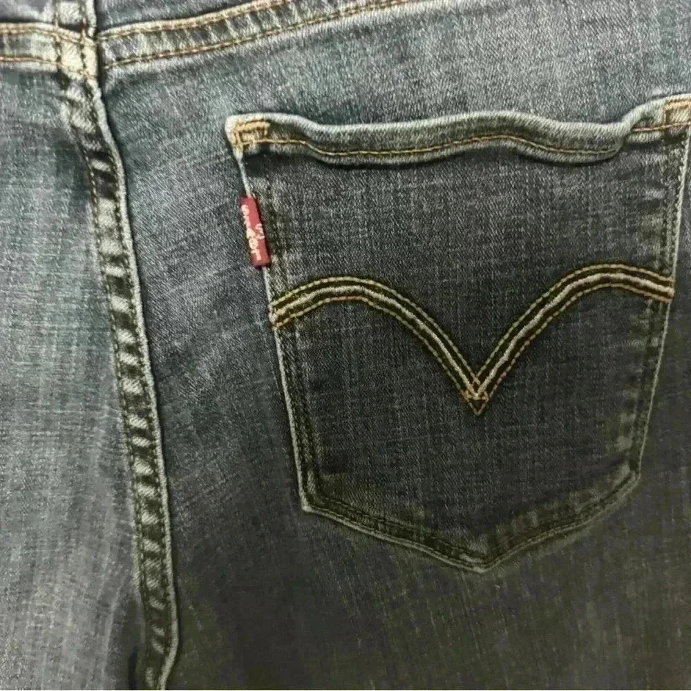 Levi Classic Boot Jeans - Picture 8 of 12